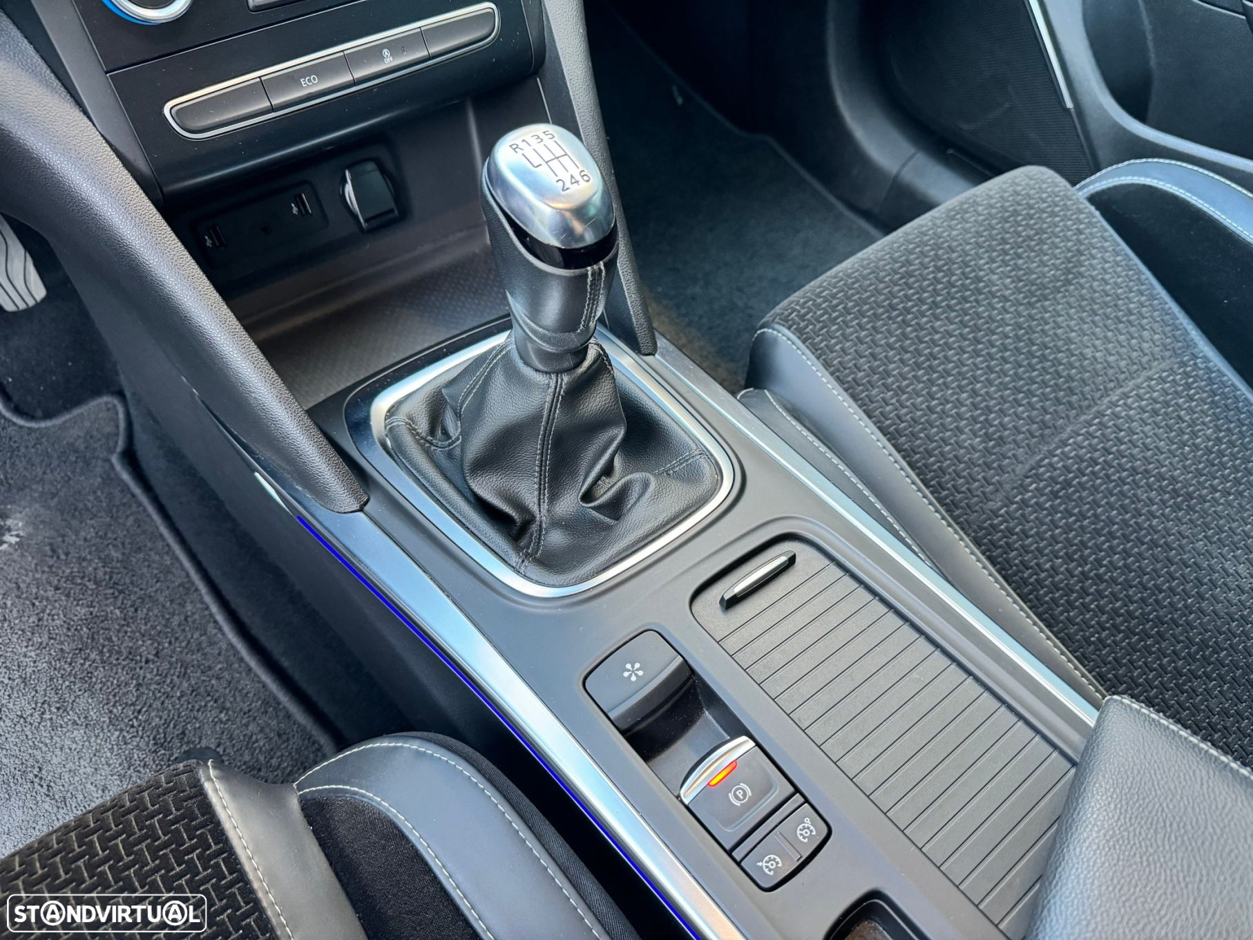 Renault Mégane Sport Tourer BLUE dCi 115 INTENS - 17