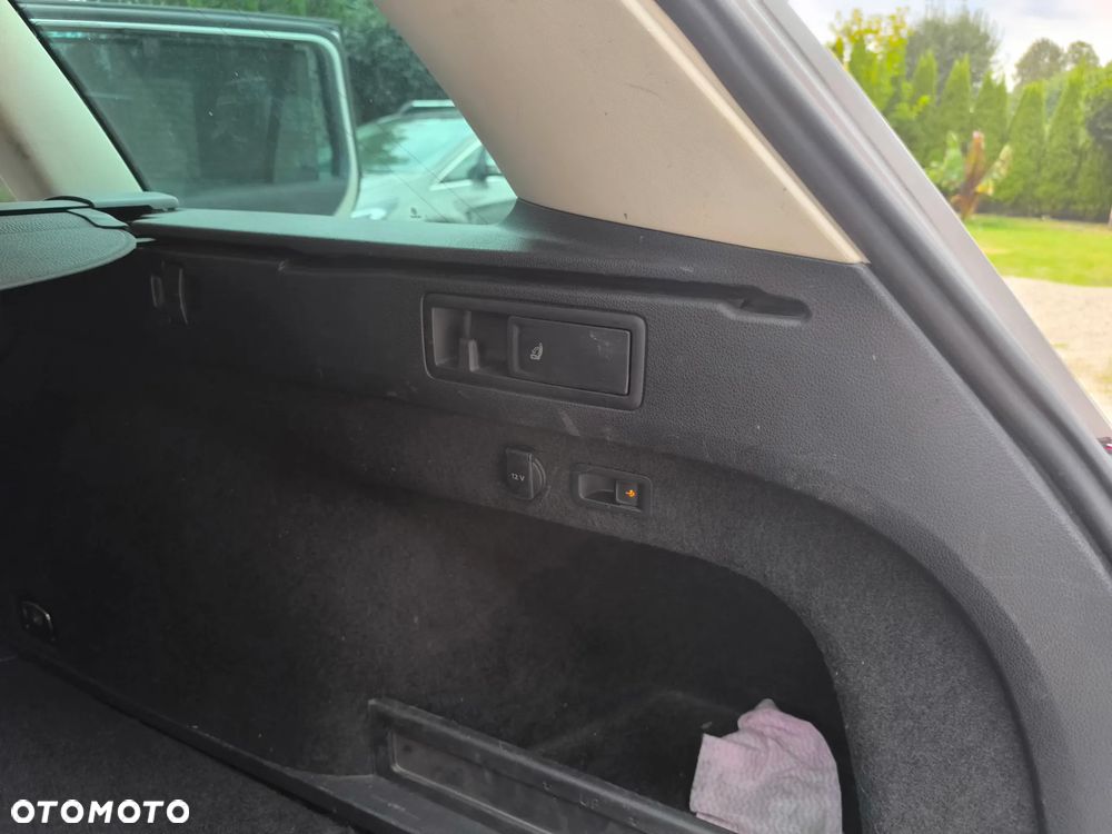 Volkswagen Passat 2.0 TDI SCR Highline - 24