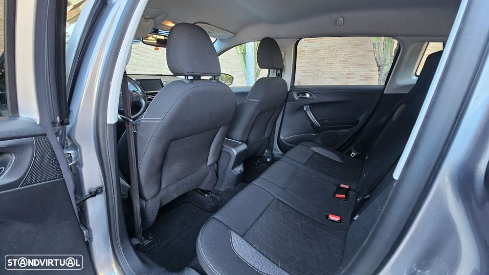 Peugeot 2008 1.6 BlueHDi Allure - 24