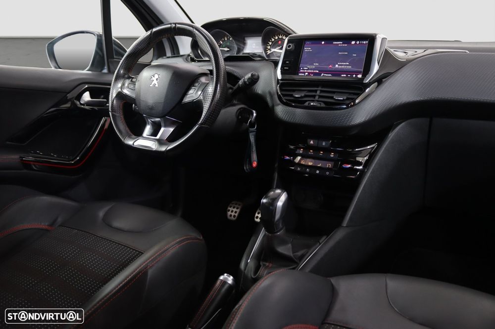 Peugeot 208 1.2 PureTech GT Line - 4