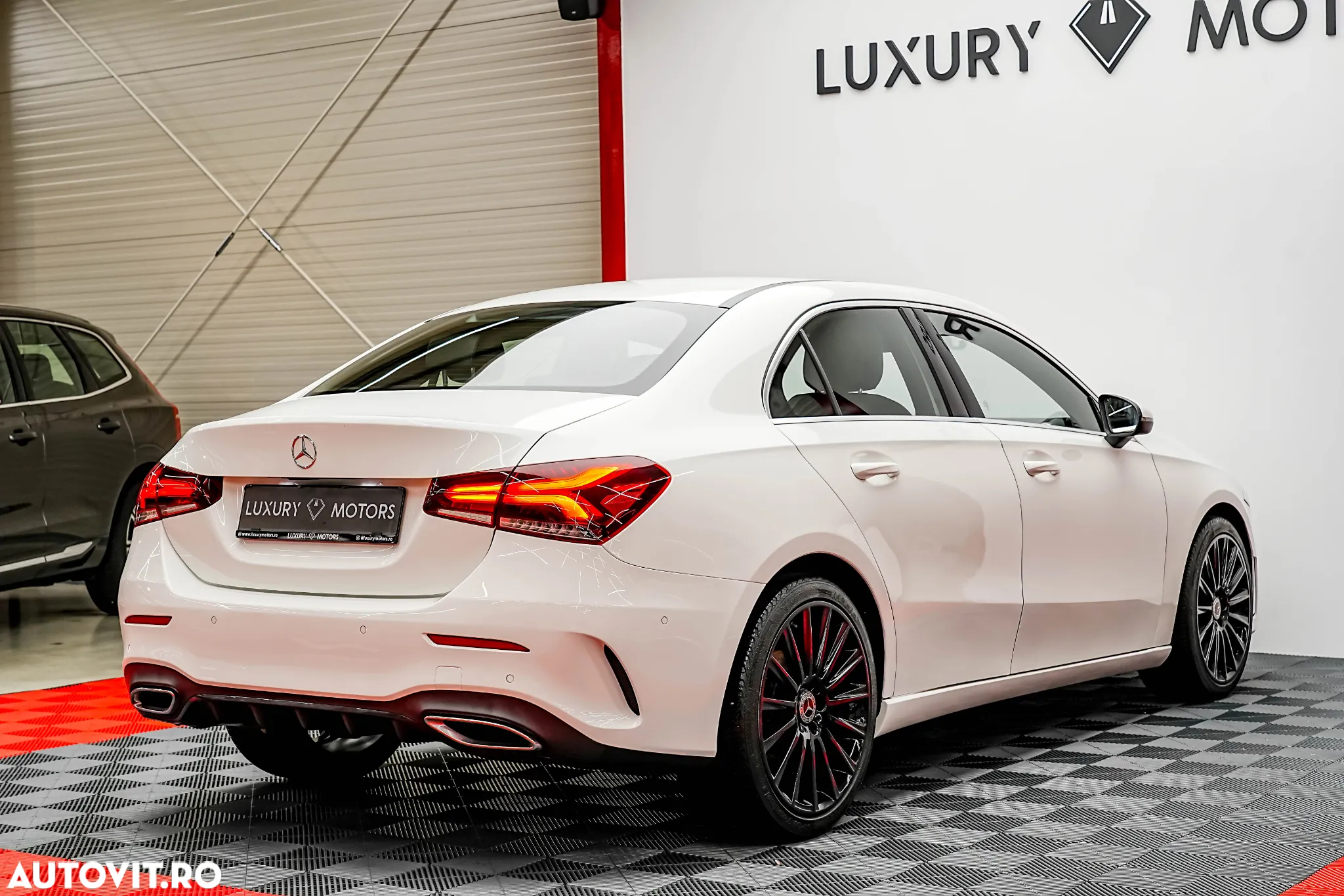 Mercedes-Benz A 180 d 7G-DCT AMG Line - 18