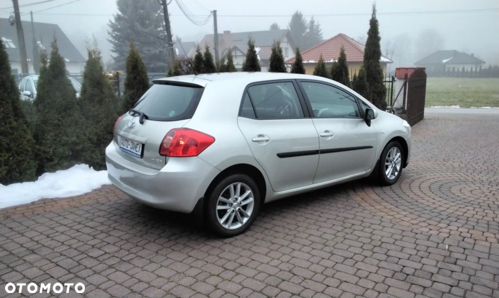 Toyota Auris 1.4 VVT-i Sol - 3