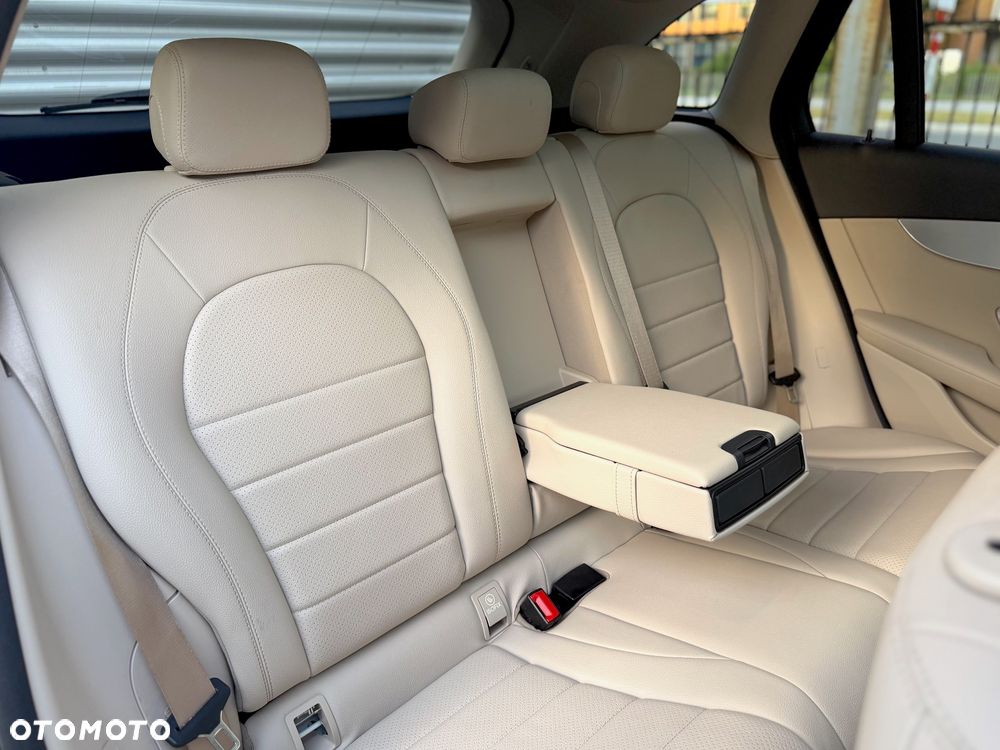 Mercedes-Benz GLC - 22