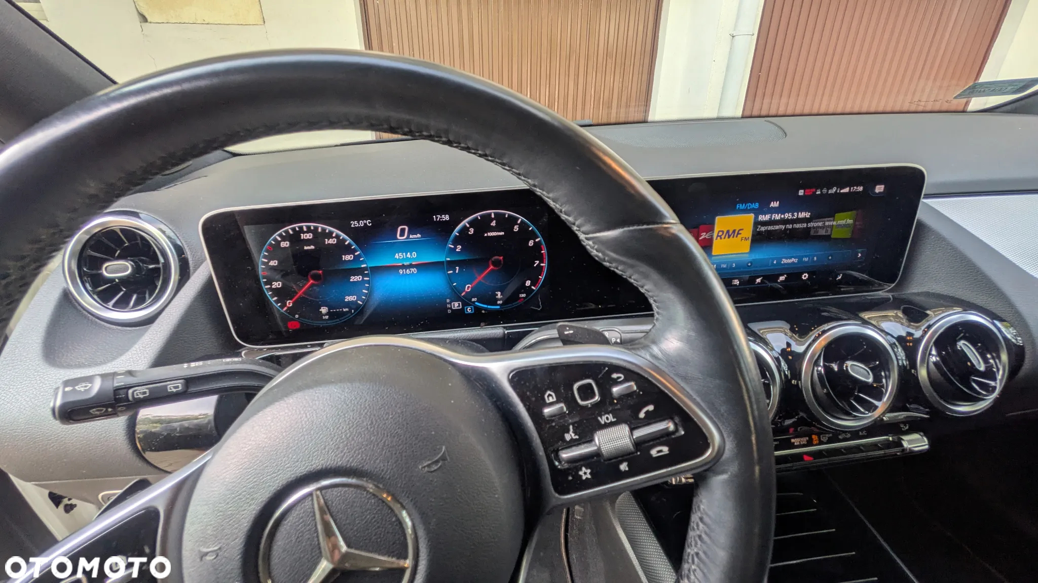 Mercedes-Benz GLA 200 - 8