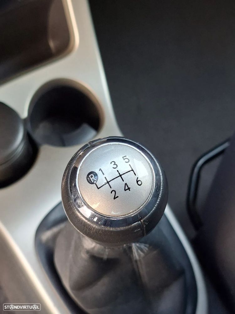 Toyota Urban Cruiser 1.4 D-4D 4x2 - 11