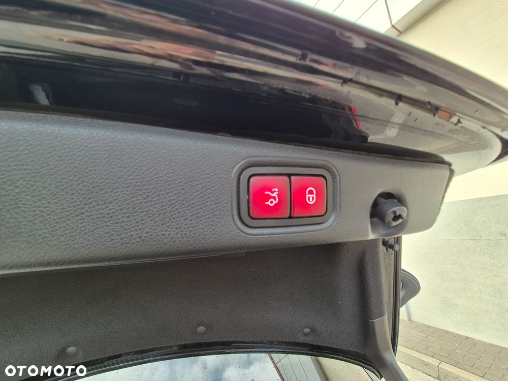 Mercedes-Benz Klasa E 200 AMG/Avantgarde - 32