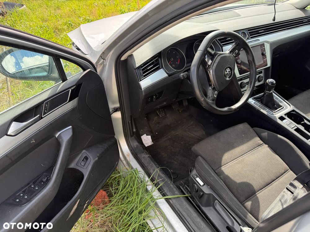 Volkswagen Passat - 9