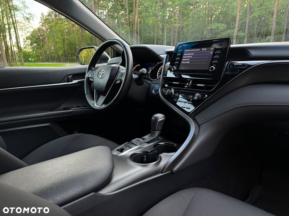 Toyota Camry 2.5 Hybrid Comfort CVT - 25