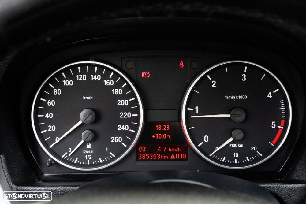 BMW 320 d EfficientDynamics - 26