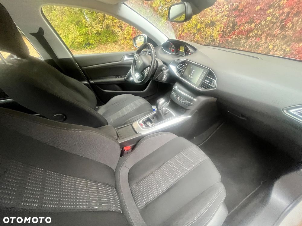 Peugeot 308 1.2 PureTech Allure S&S - 12