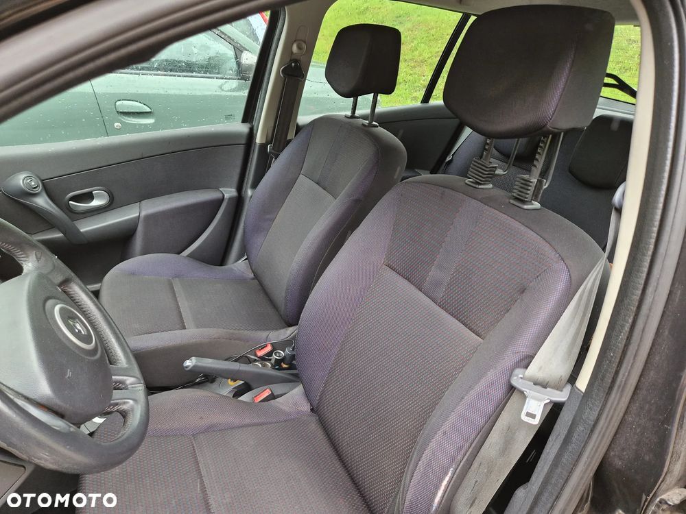 Renault Clio - 14