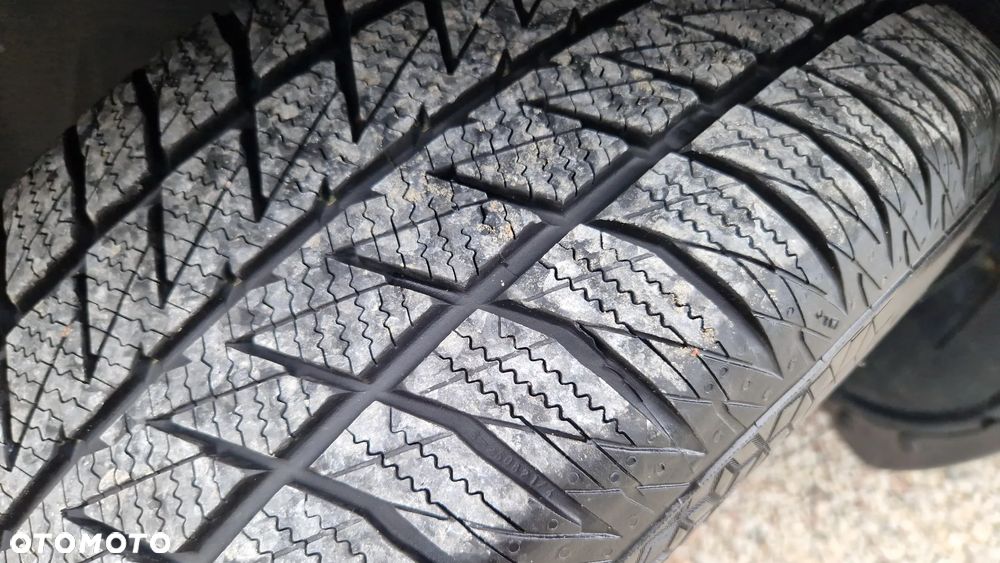 Ford Kuga 2.0 TDCi 2x4 Champions Edition - 31