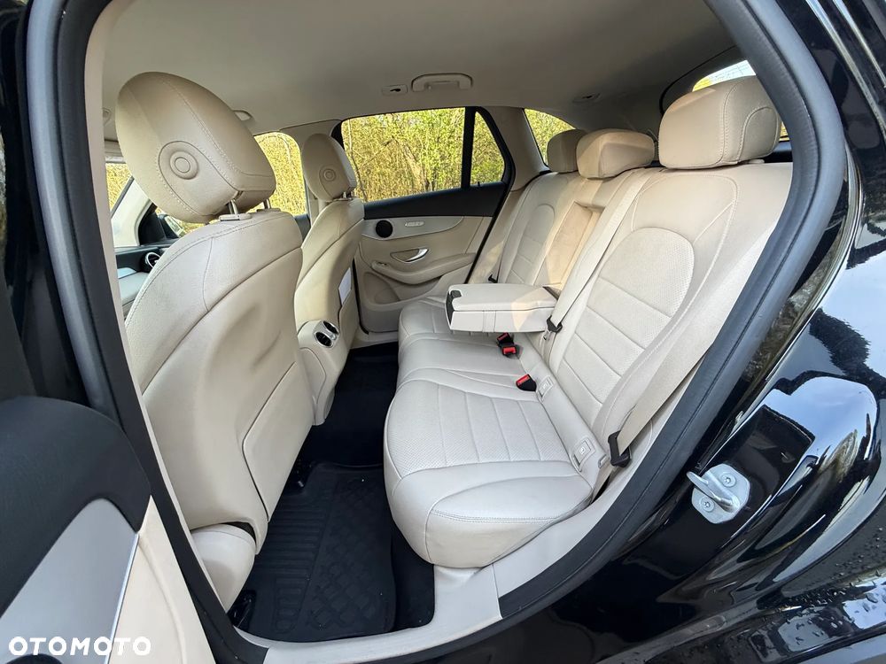 Mercedes-Benz GLC 220 d - 28