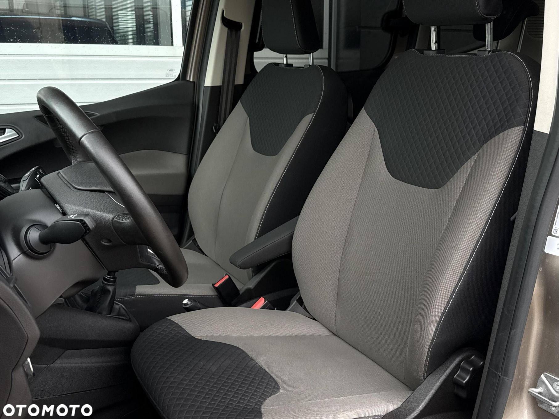 Ford Tourneo Courier 1.5 TDCi Trend - 11