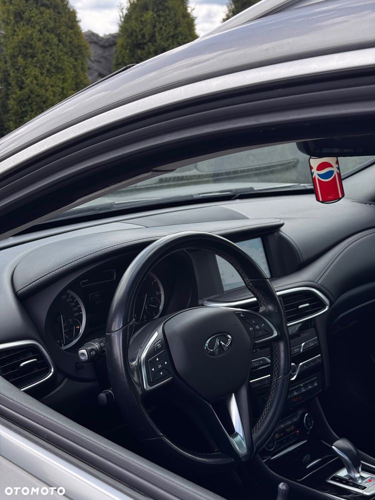 Infiniti QX30 2.0t Premium AWD 7DCT - 13