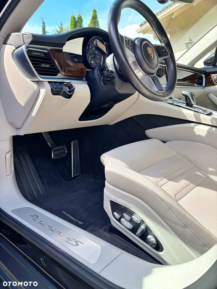 Porsche Panamera 4S - 14
