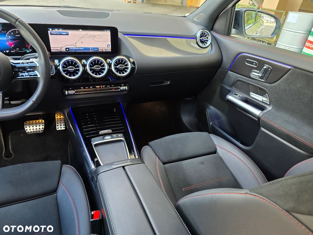 Mercedes-Benz GLA 200 AMG Line - 11