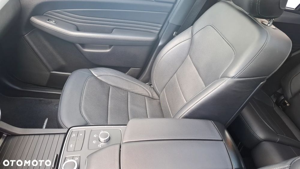 Mercedes-Benz GLE - 13