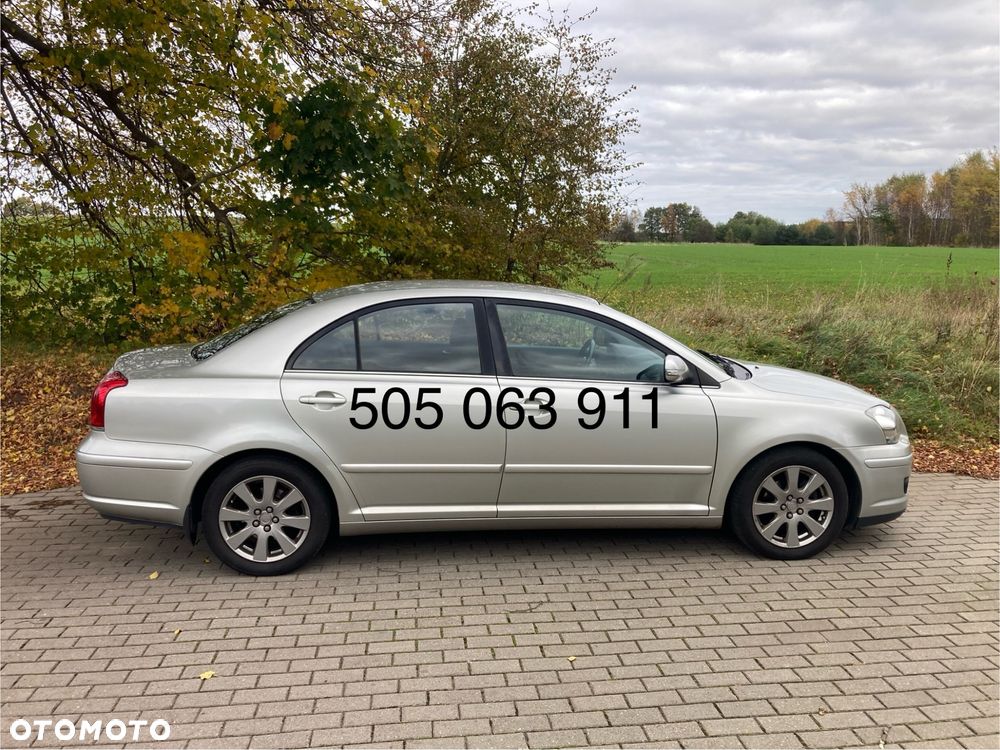 Toyota Avensis 1.8 VVT-i Sol - 1