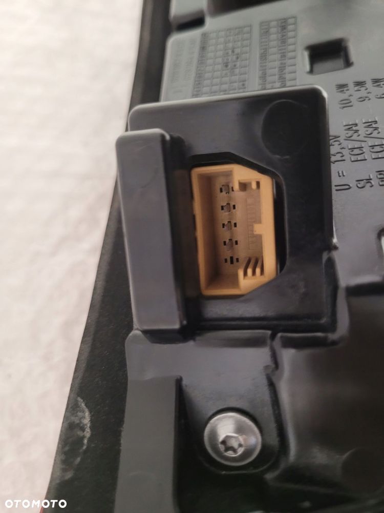 Audi Q3 LIFT 8U0 LAMPA TYLNA PRAWA LED - 5