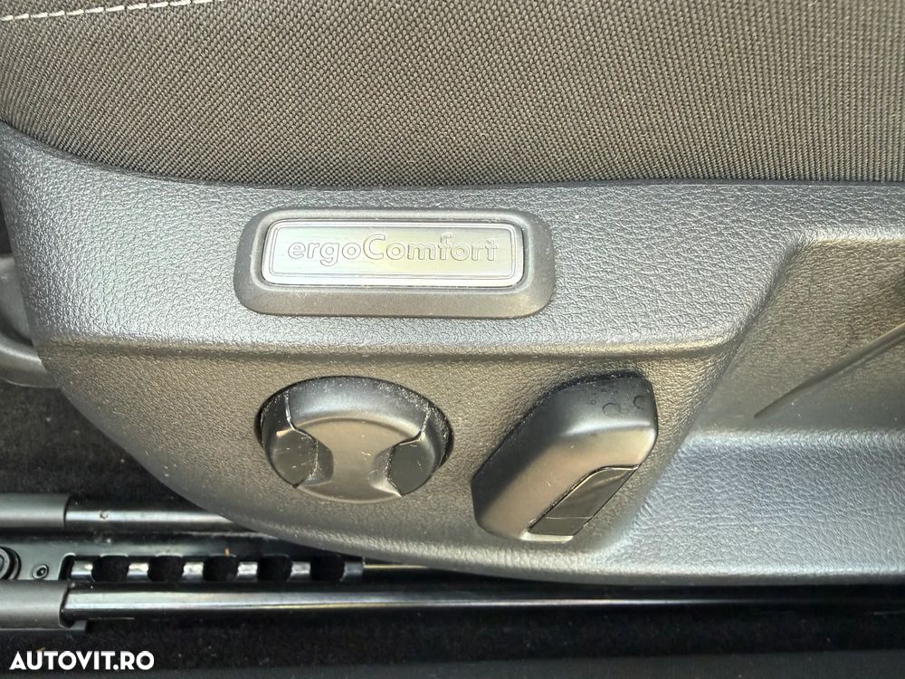 Volkswagen Passat 2.0 TDI DSG Comfortline - 10