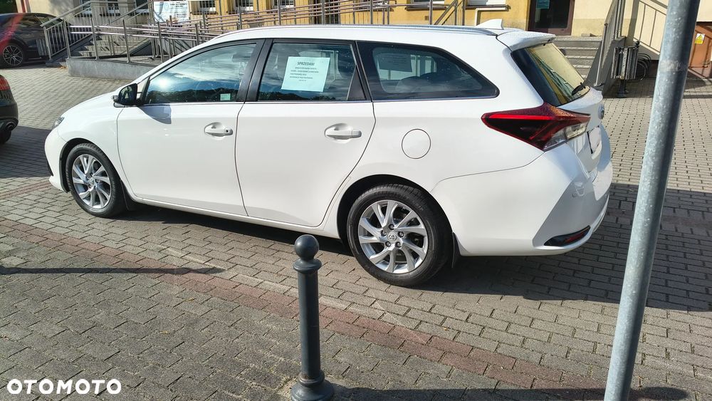 Toyota Auris - 4