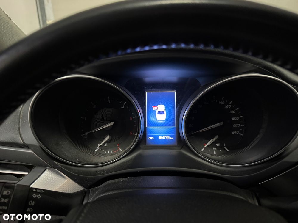 Toyota Avensis 2.0 D-4D Premium - 14