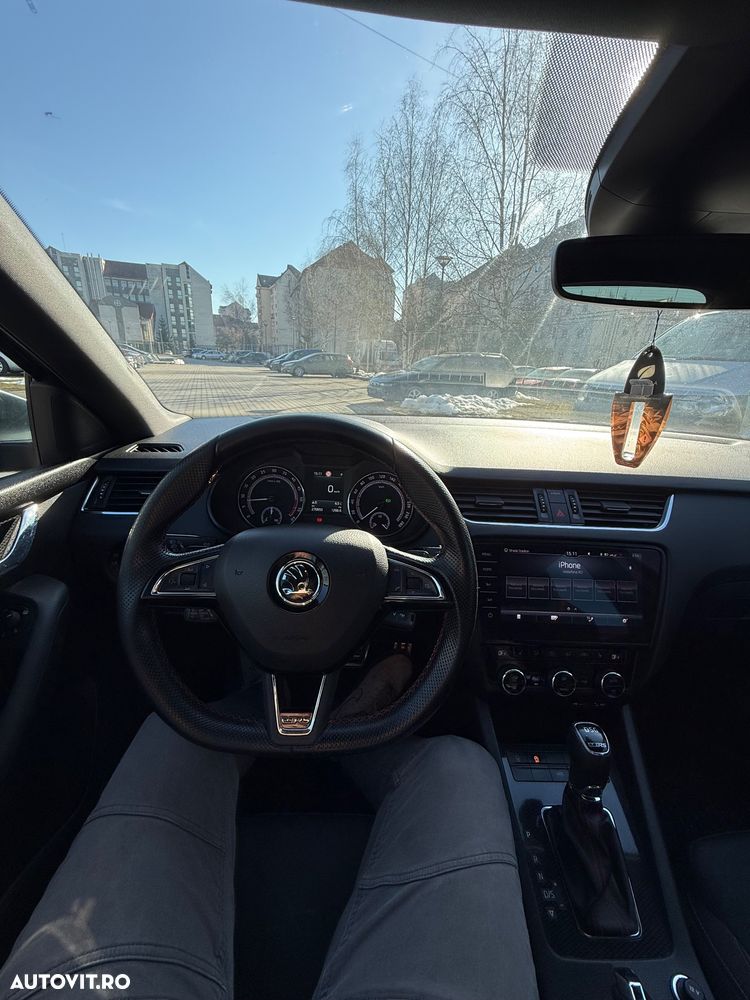 Skoda Octavia 2.0 TDI DSG RS - 15