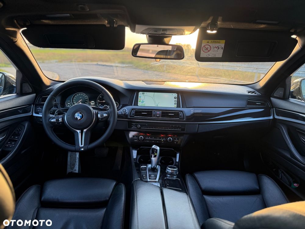BMW Seria 5 525d xDrive - 31