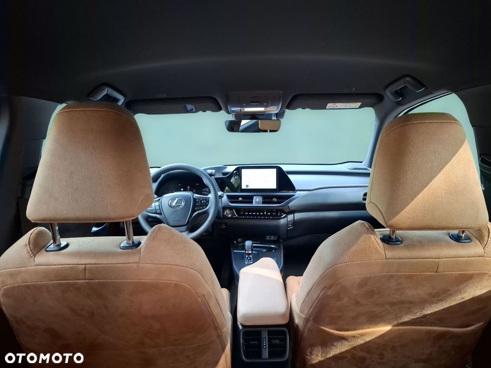 Lexus UX 300h Business - 26