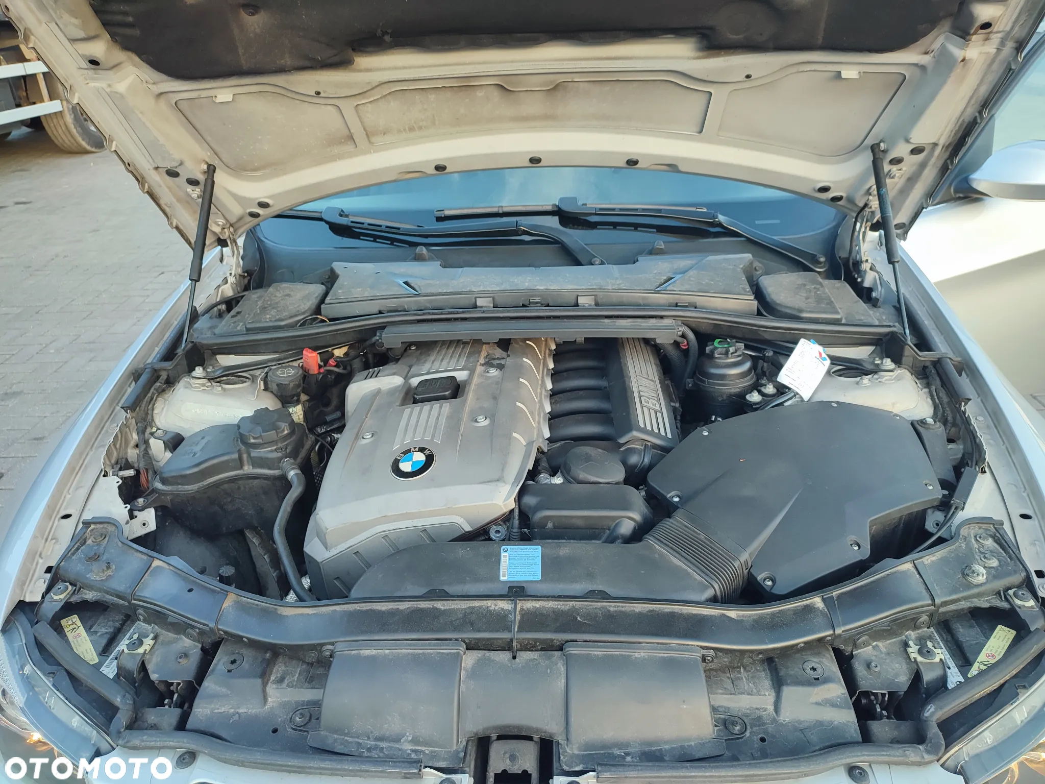 BMW Seria 3 325xi - 12