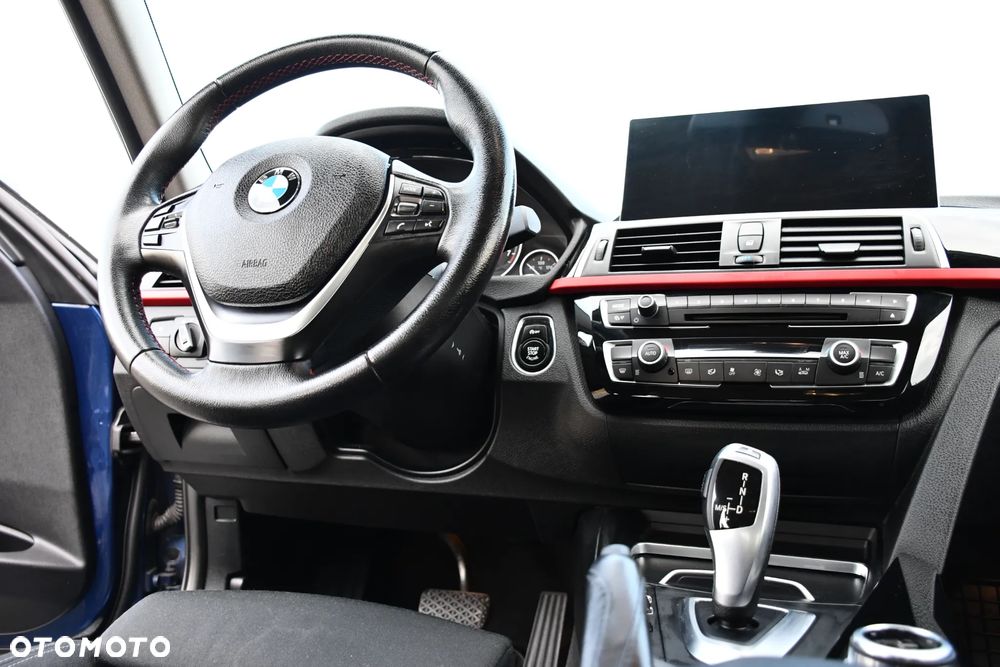 BMW Seria 3 318i Sport Line - 17
