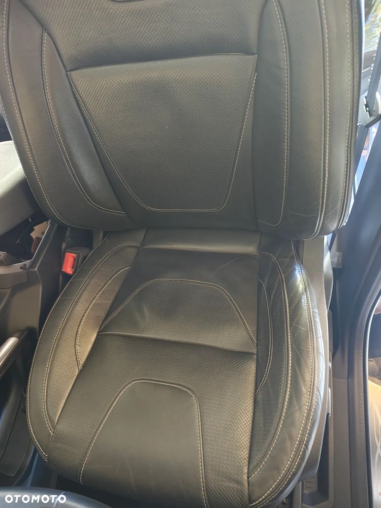Ford Kuga 2.0 TDCi Individual MPS6 - 12