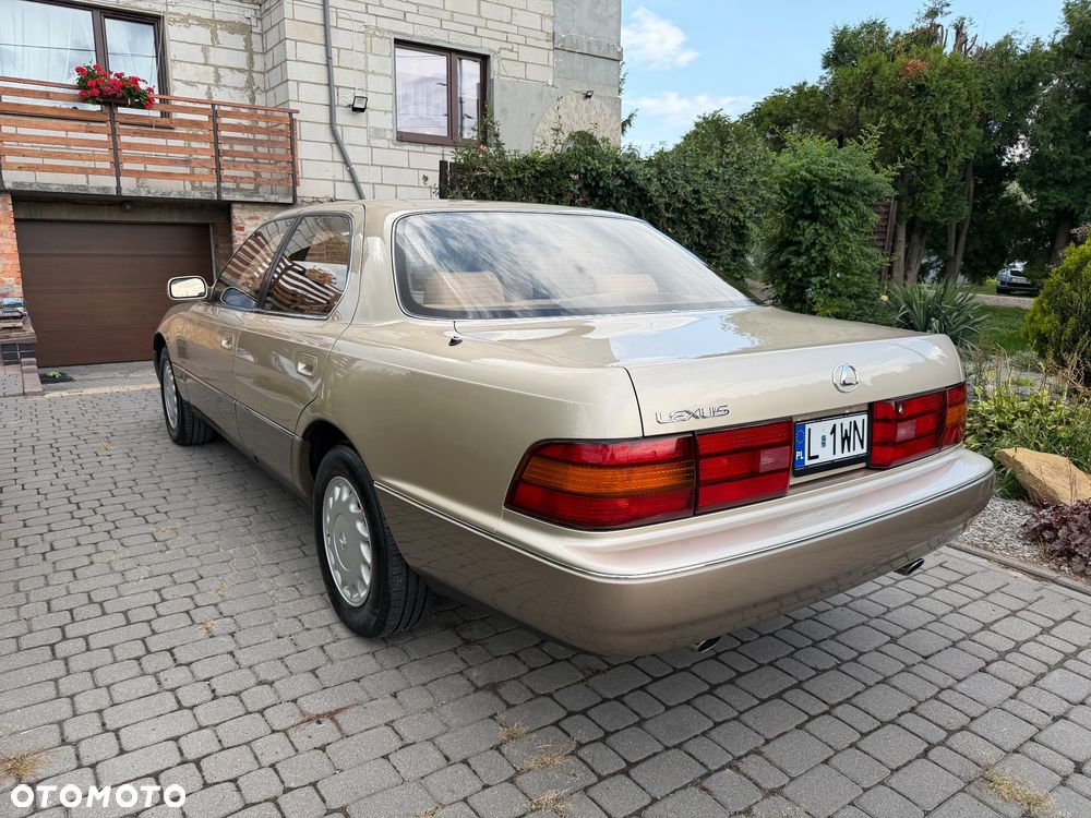 Lexus LS - 4
