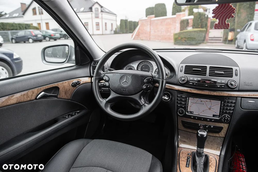 Mercedes-Benz Klasa E 220 CDI Automatik Avantgarde - 23