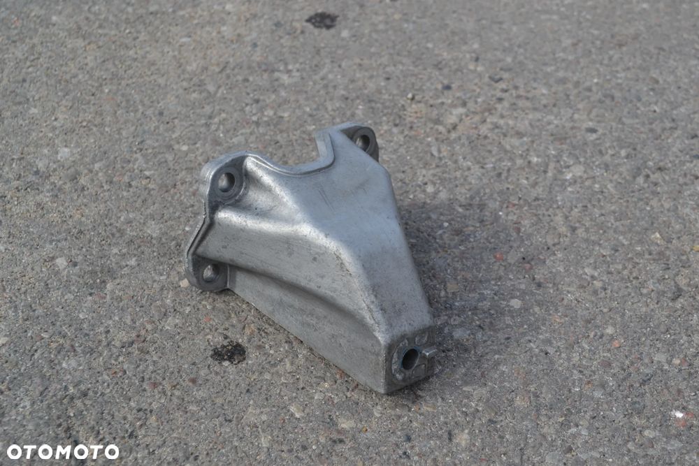 VW PASSAT B5 AUDI A4 ŁAPA SKRZYNI BIEGÓW 8D0399113AB - 1