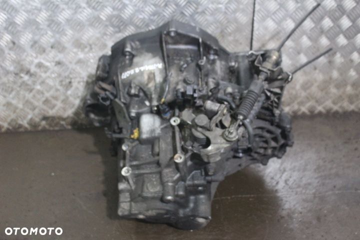 SKRZYNIA BIEGÓW  NISSAN X-TRAIL I 2.2DDTI 8H5 - 3