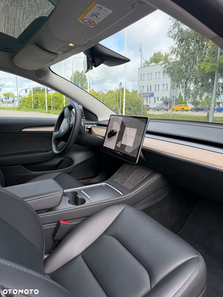 Tesla Model 3 AWD - 14