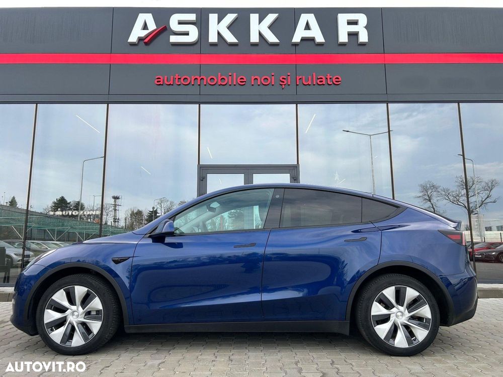 Tesla Model Y Long Range Dual Motor AWD - 10
