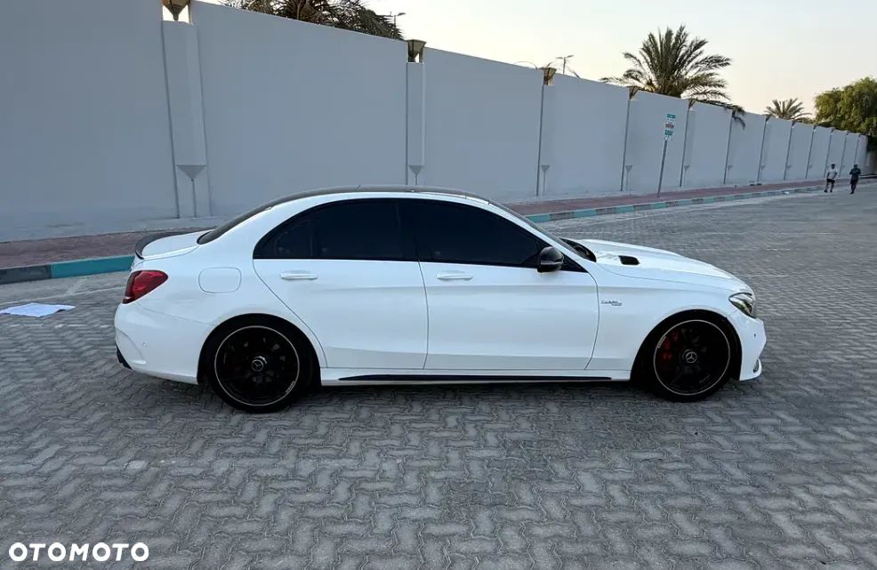 Mercedes-Benz Klasa C 300 9G-TRONIC AMG Line - 4