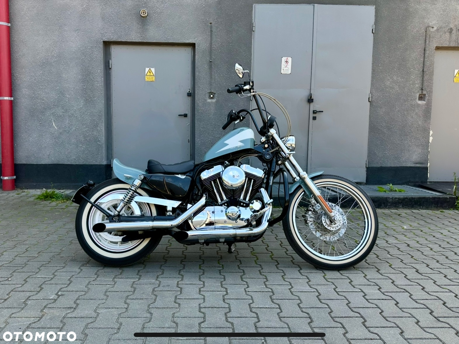 Harley-Davidson Sportster Custom 1200C - 2