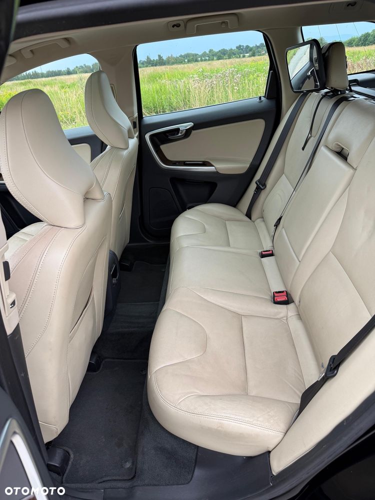 Volvo XC 60 D5 AWD Summum - 3
