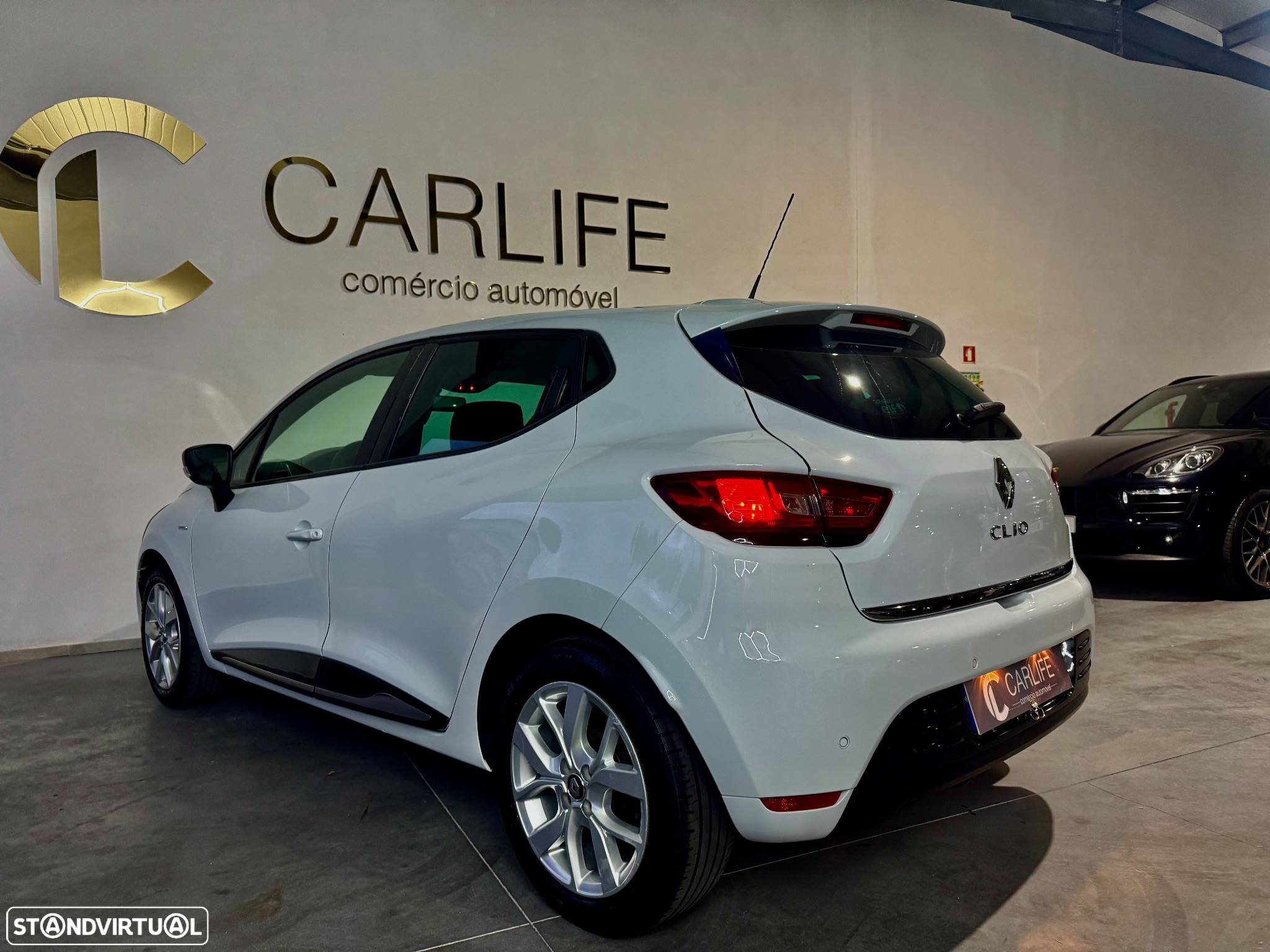 Renault Clio 1.0 TCe Limited - 19