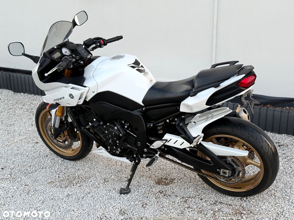 Yamaha FZ8 - 6
