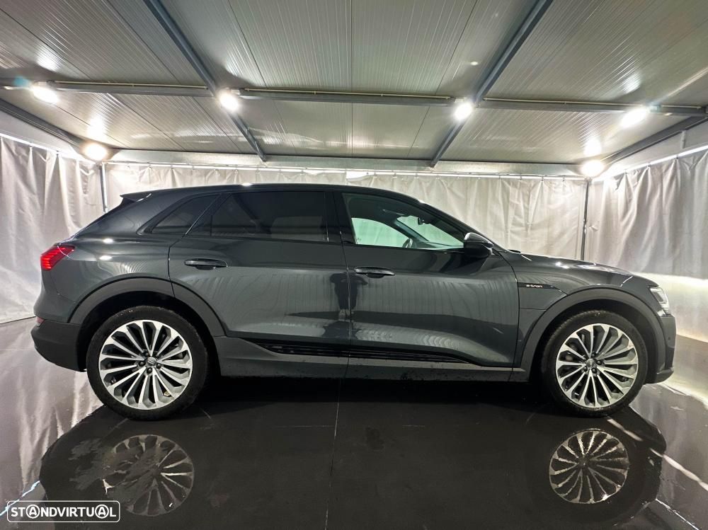 Audi e-tron 55 quattro S line - 12