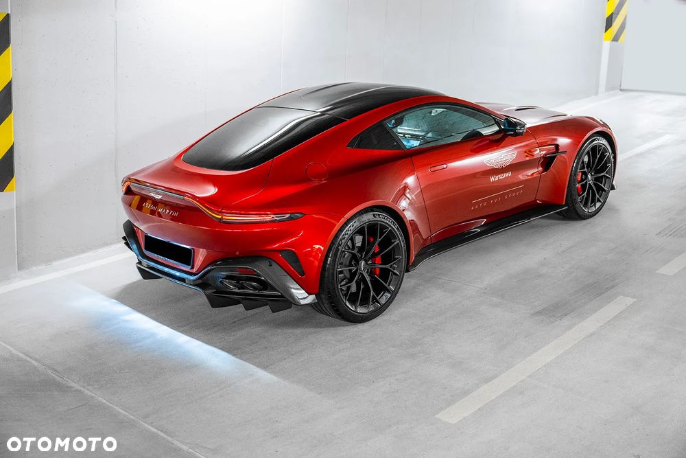 Aston Martin Vantage - 4