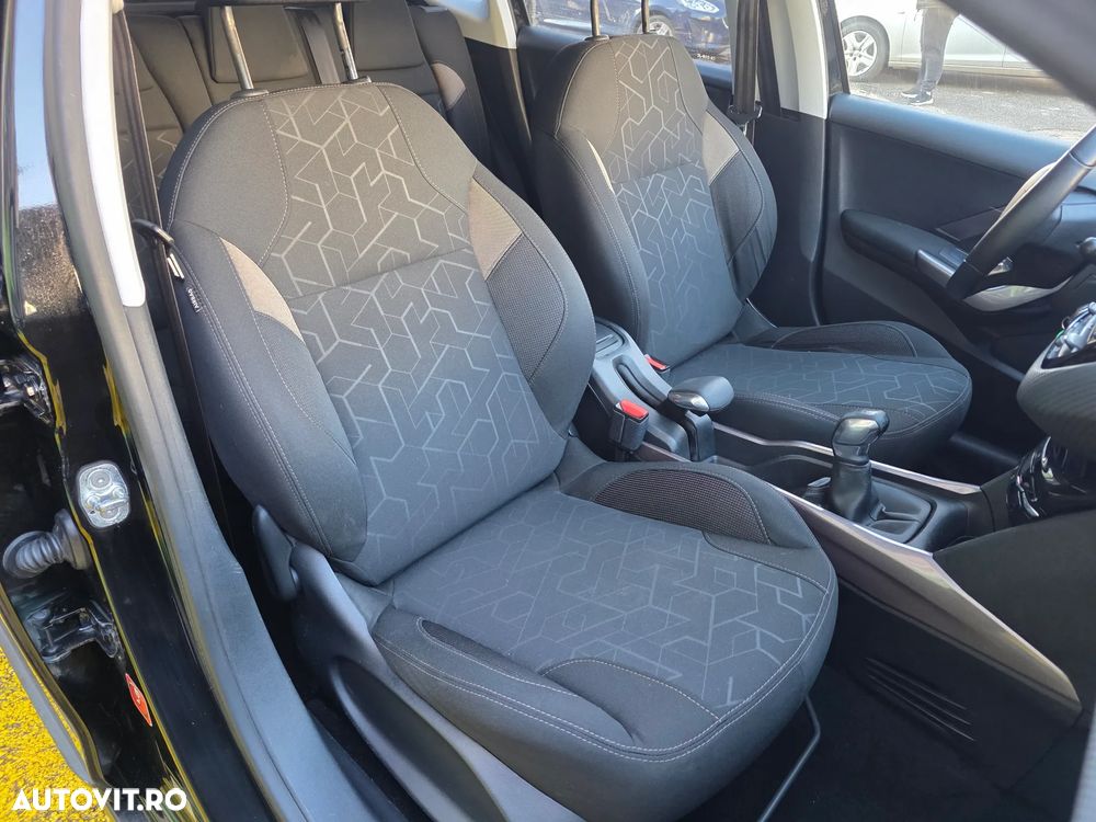 Peugeot 2008 BlueHDi 100 STOP & START Allure - 12