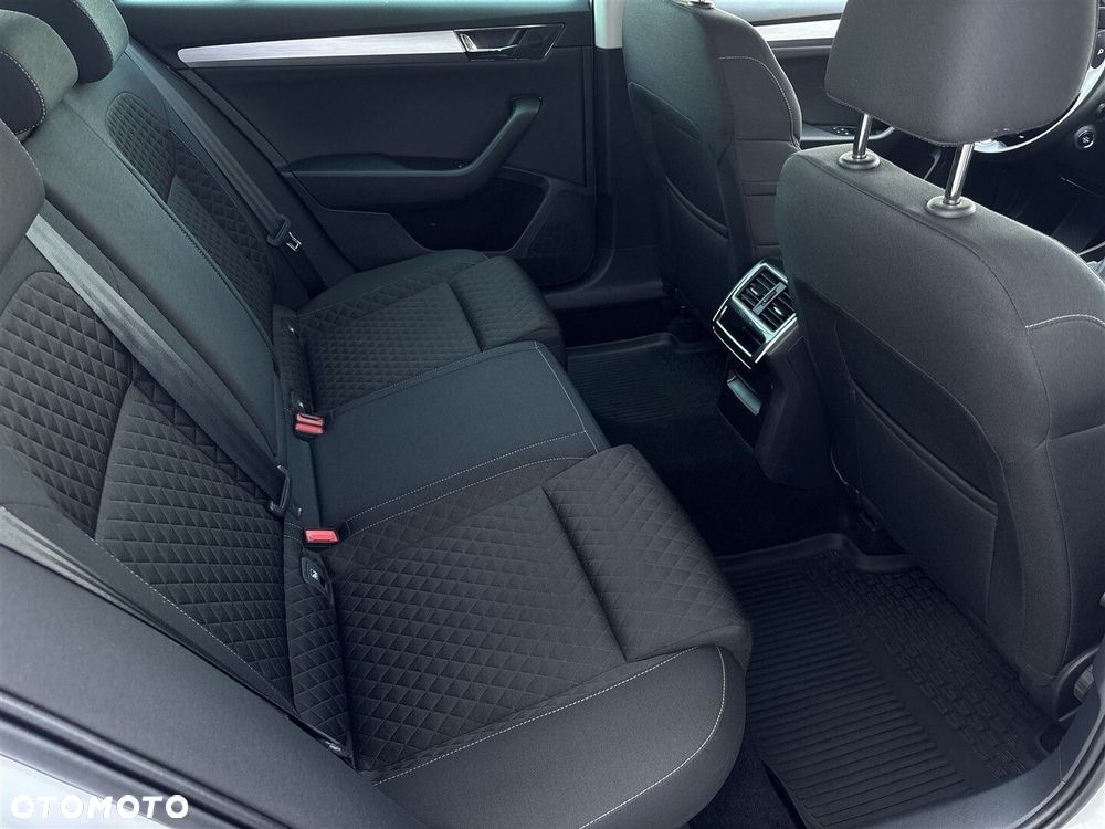 Skoda Superb 2.0 TDI SCR Ambition DSG - 8