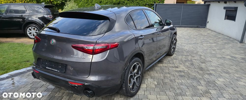 Alfa Romeo Stelvio 2.2 Diesel 16V AT8-Q4 Executive - 6