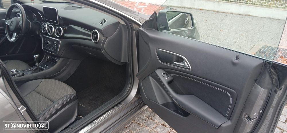 Mercedes-Benz CLA 180 - 9